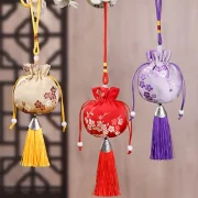 Tassel Pendant Drawstring Bag Chinese Silk Style Brocade Embroidered Bag Embroidery Sachet Cloth Pouches for Jewelry Gift Bags